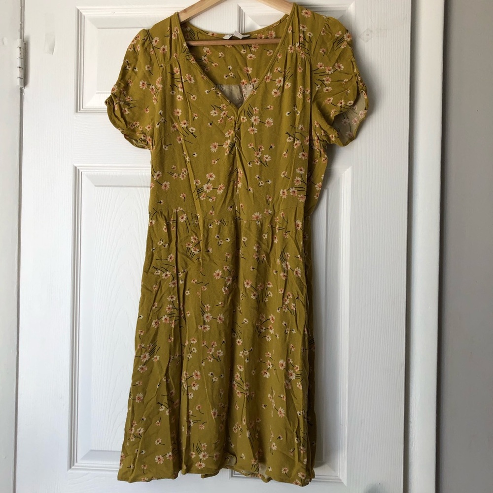 American Eagle Yellow Floral dress